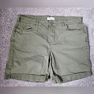 9/10 Reitmans Khaki Brushed Twill Shorts 6" Inseam 16" Waist